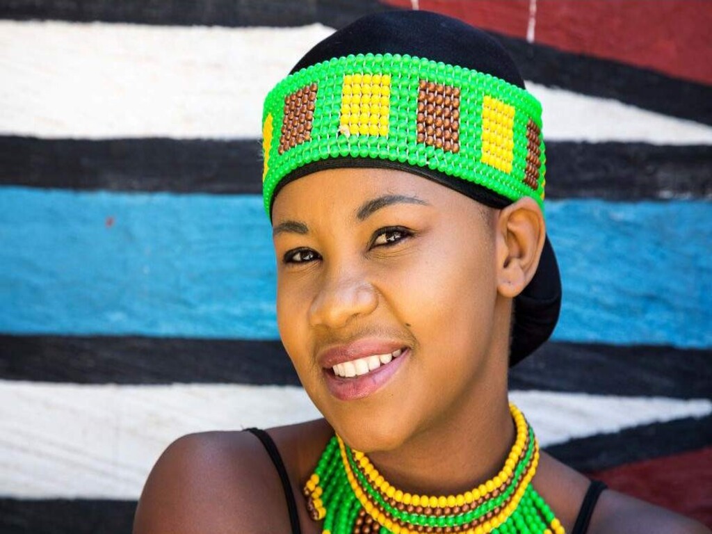 Descubra la Cultura Sudafricana en la Aldea Lesedi - 1 Día