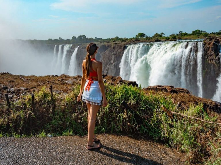 Safari Privado de 4 Días en Chobe y Escapada a las Cataratas Victoria