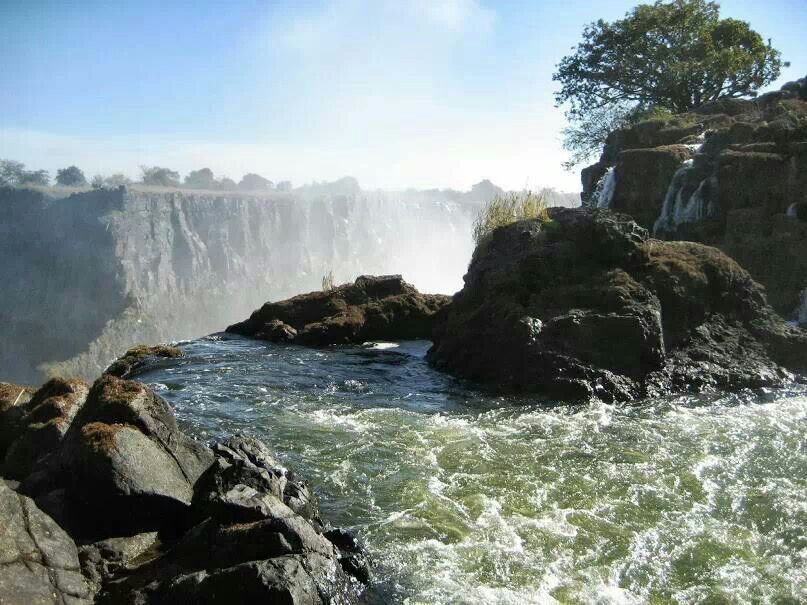 Experiencia de Medio Día en Devil’s Pool con Almuerzo en Livingstone