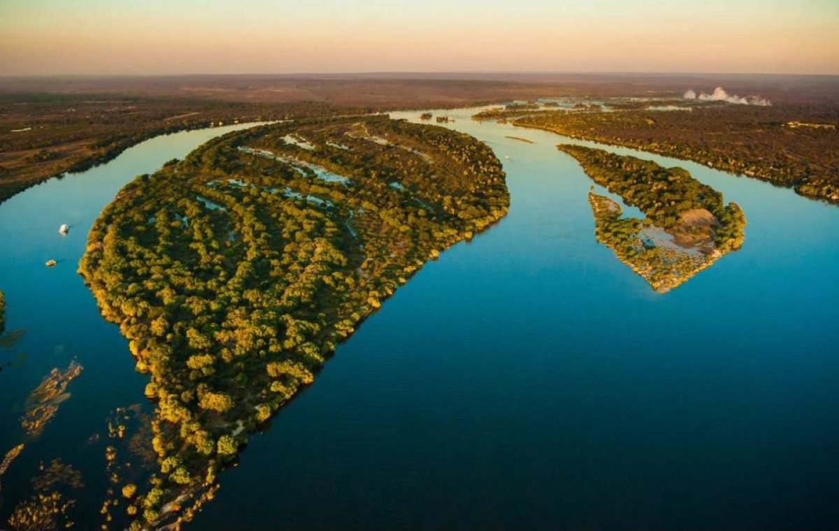 crucero cena atardecer Zambezi Victoria Falls